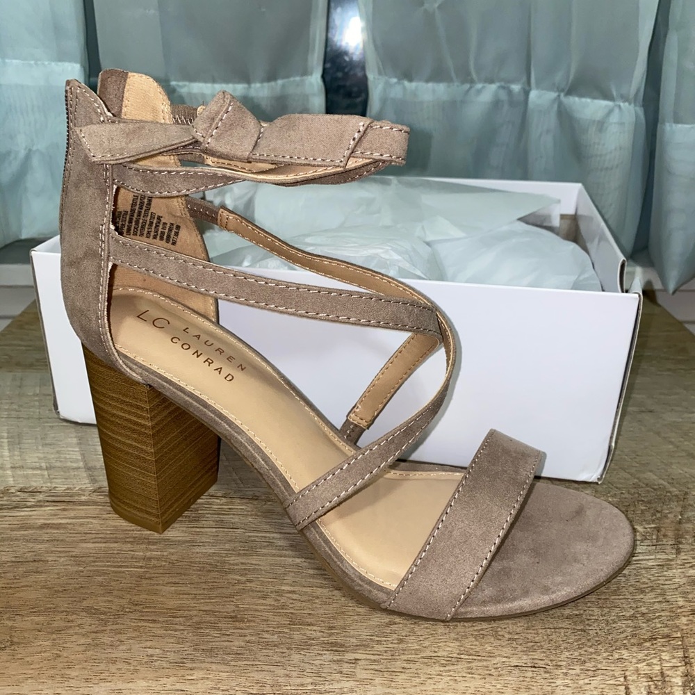 LC Lauren Conrad  wedge sandals